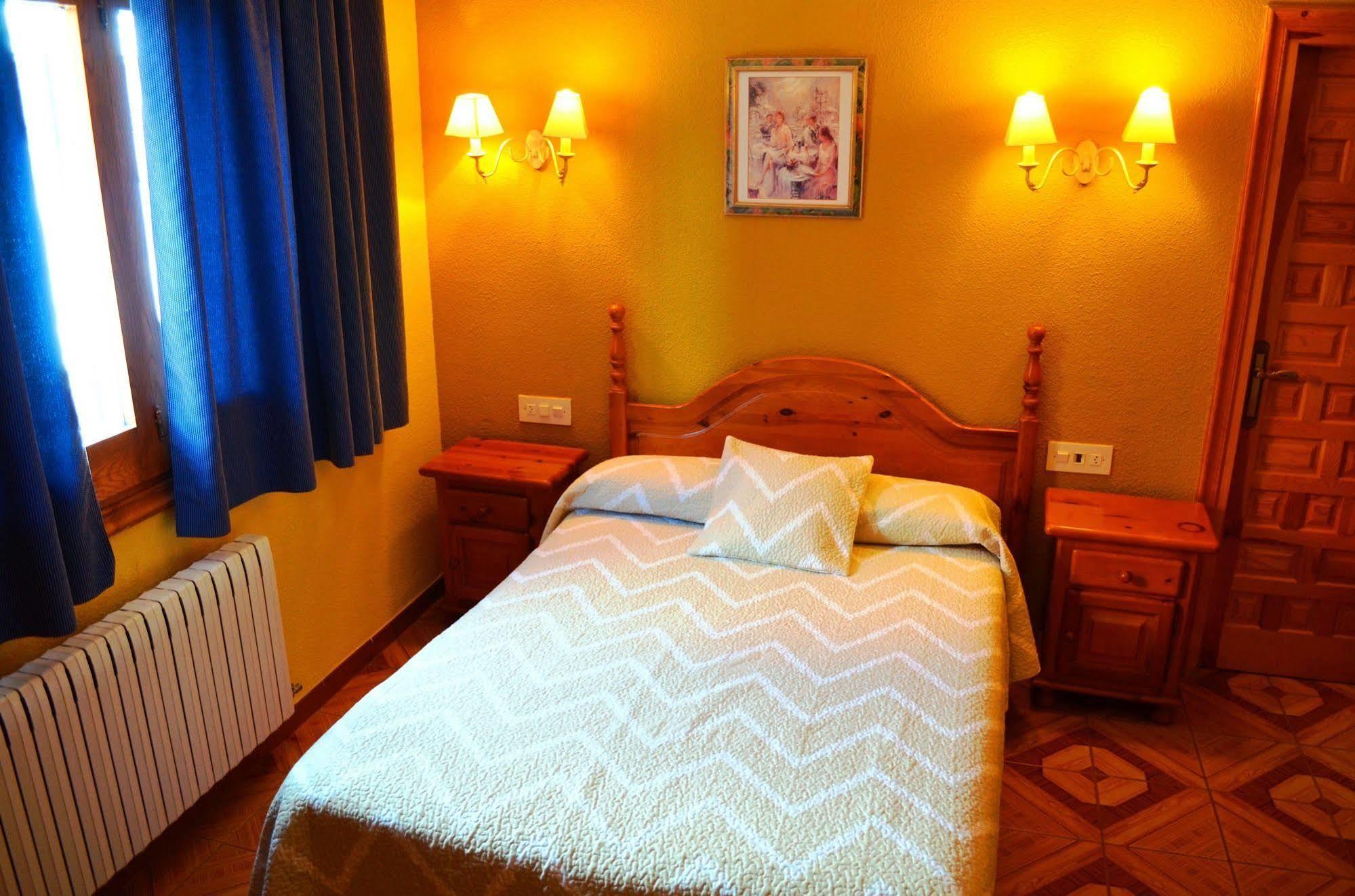 Hotel Suiza Bronchales Ngoại thất bức ảnh